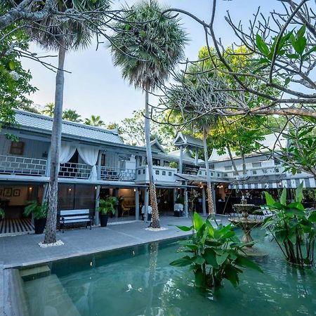 Zantiis Ndol Villas 무악렉 외부 사진