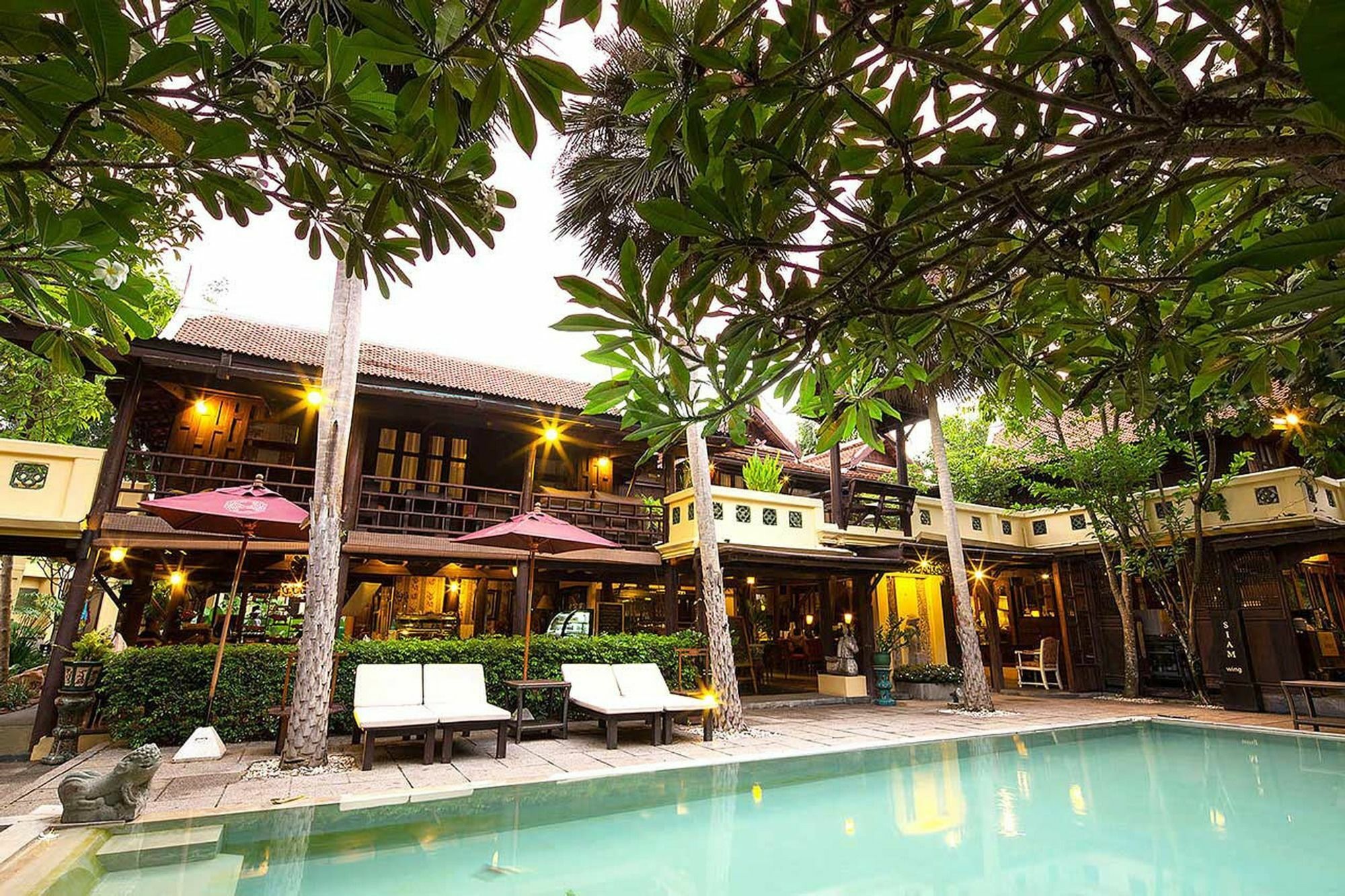 Zantiis Ndol Villas 무악렉 외부 사진